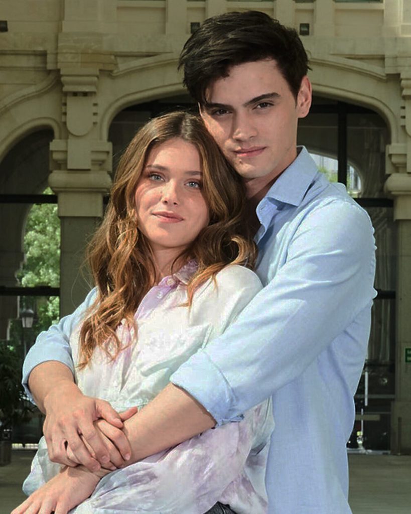 19.06.22 Gabriel Guevara y Nicole Wallace, protagonistas de la primera